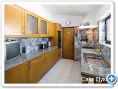 Fully equipped kitchen